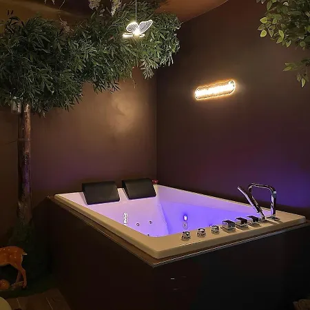 Evasion Room, L'enchantee Avec Balneo, *