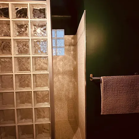 Evasion Room, L'enchantee Avec Balneo, *