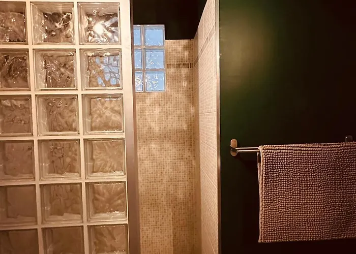 Evasion Room, L'enchantee Avec Balneo, *